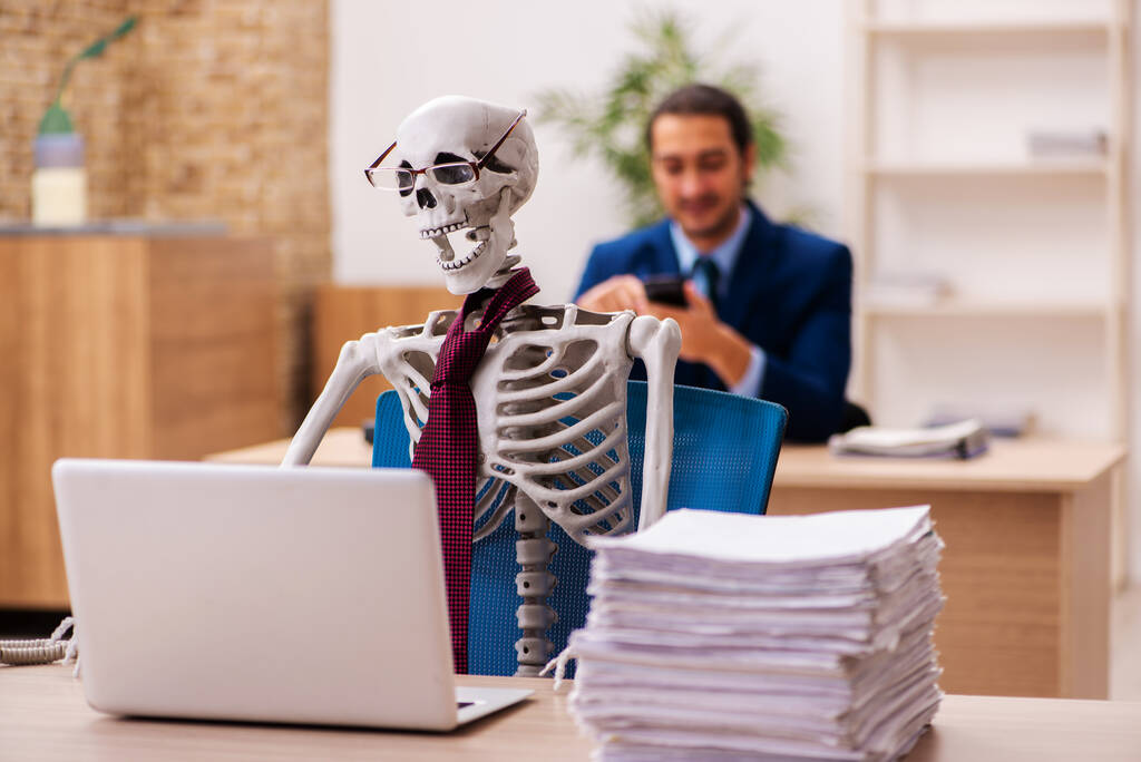 Reddit pris d'assaut par des IA 