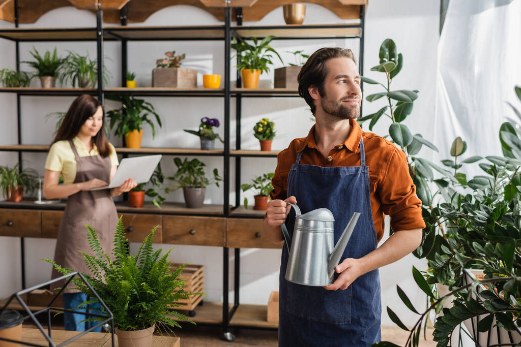 57% de la Génération Z préfèrent les « side hustles » aux grands bureaux