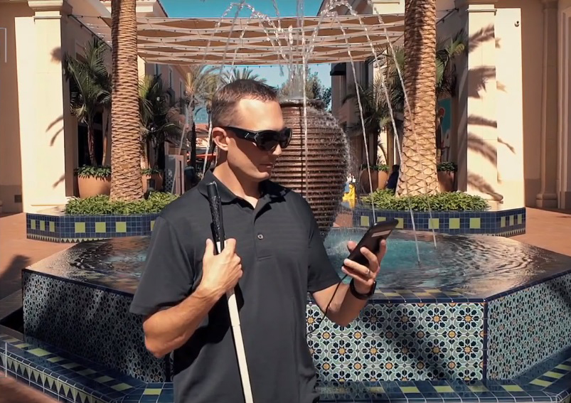 Des lunettes à IA pour guider les malvoyants : un espoir d'autonomie face aux enjeux de confidentialité