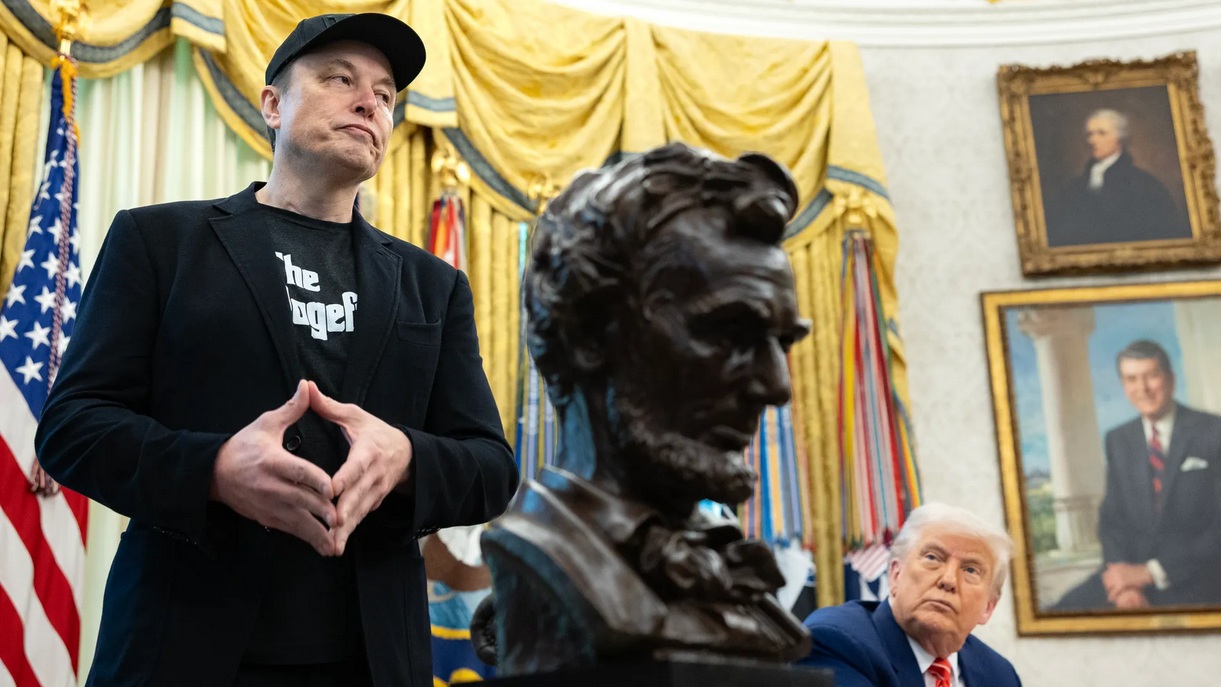  Grok, le flatteur : Elon Musk surpasse-t-il Newton ?