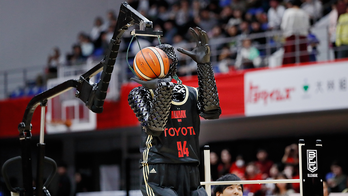  Basket : Un Robot Humanoïde Réalise un Dunk Époustouflant, la Robotique au Sommet