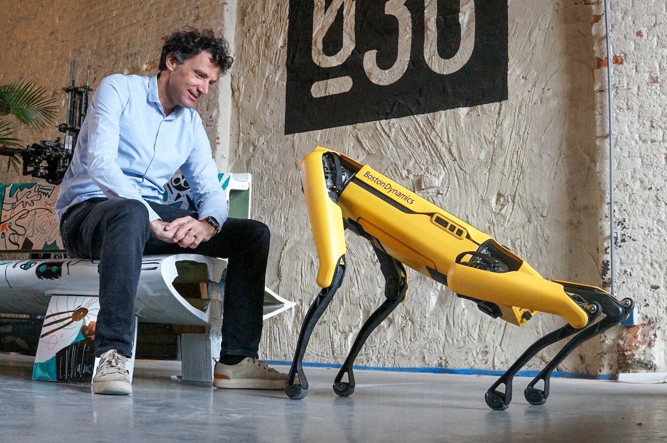 Des gardiens d'acier : quand les robots redéfinissent la sécurité des centres de données d'IA